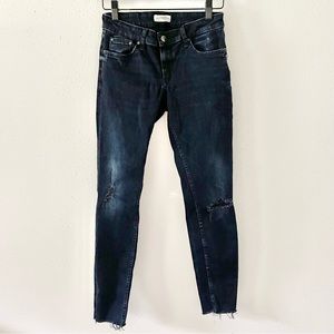 ZARA Woman Size 4 Dark Wash Denim Mid-Rise Distressed Cutoff Skinny Jeans 27 XS